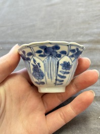 A large collection of 25 sets of Chinese blue, white and Imari-style cups and saucers, Kangxi/Qianlong