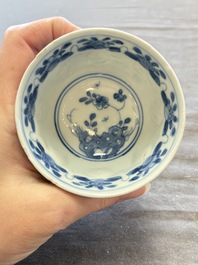 A large collection of 25 sets of Chinese blue, white and Imari-style cups and saucers, Kangxi/Qianlong