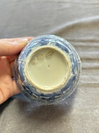 A large collection of 33 Chinese blue, white and Imari-style cups and 43 saucers, 17/19th C.