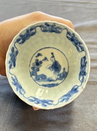 A large collection of 33 Chinese blue, white and Imari-style cups and 43 saucers, 17/19th C.