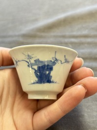 A large collection of 33 Chinese blue, white and Imari-style cups and 43 saucers, 17/19th C.