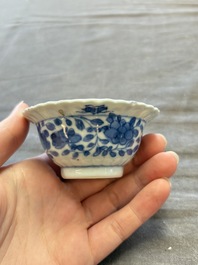 A large collection of 25 sets of Chinese blue, white and Imari-style cups and saucers, Kangxi/Qianlong