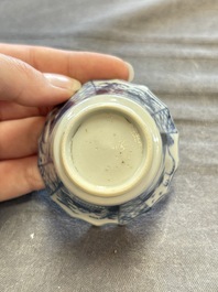 A large collection of 33 Chinese blue, white and Imari-style cups and 43 saucers, 17/19th C.