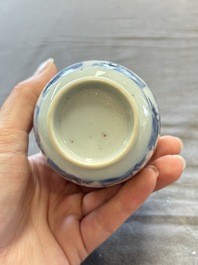 A large collection of 25 sets of Chinese blue, white and Imari-style cups and saucers, Kangxi/Qianlong