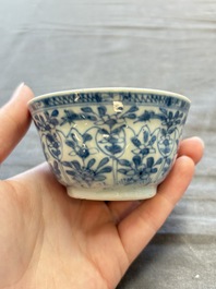 A large collection of 25 sets of Chinese blue, white and Imari-style cups and saucers, Kangxi/Qianlong