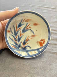 A large collection of 33 Chinese blue, white and Imari-style cups and 43 saucers, 17/19th C.