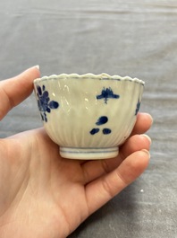 A large collection of 25 sets of Chinese blue, white and Imari-style cups and saucers, Kangxi/Qianlong
