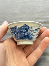 A large collection of 25 sets of Chinese blue, white and Imari-style cups and saucers, Kangxi/Qianlong