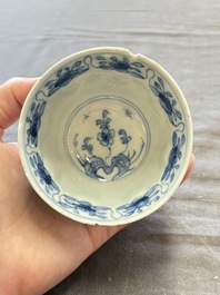 A large collection of 25 sets of Chinese blue, white and Imari-style cups and saucers, Kangxi/Qianlong