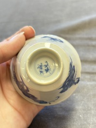 A large collection of 33 Chinese blue, white and Imari-style cups and 43 saucers, 17/19th C.