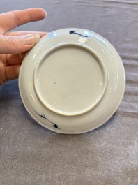 A large collection of 33 Chinese blue, white and Imari-style cups and 43 saucers, 17/19th C.