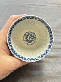 A large collection of 25 sets of Chinese blue, white and Imari-style cups and saucers, Kangxi/Qianlong