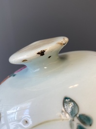 A Chinese qianjiang cai 'antiquities' covered vase and a basin with figural design, signed Yu Yicheng 俞意誠 and Xu Shanqin 徐善琴, 19th C., one dated 1893