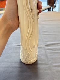 Two pairs of Chinese ivory 'elegant beauty' carvings, 'Da Hai 大海' mark, 19/20th C.