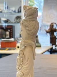 Two pairs of Chinese ivory 'elegant beauty' carvings, 'Da Hai 大海' mark, 19/20th C.