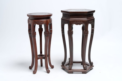 Five Chinese marble-topped hongmu stands, 20th C.