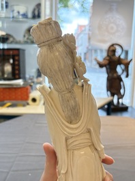 Two pairs of Chinese ivory 'elegant beauty' carvings, 'Da Hai 大海' mark, 19/20th C.