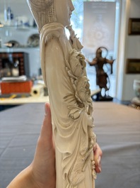 Two pairs of Chinese ivory 'elegant beauty' carvings, 'Da Hai 大海' mark, 19/20th C.