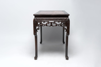 A Chinese marble-topped hongmu console table, 19/20th C.