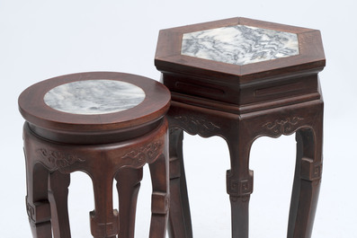 Five Chinese marble-topped hongmu stands, 20th C.