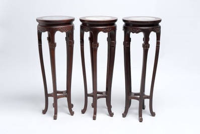 Five Chinese marble-topped hongmu stands, 20th C.
