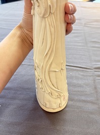 Two pairs of Chinese ivory 'elegant beauty' carvings, 'Da Hai 大海' mark, 19/20th C.