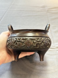 Five various Chinese wooden carvings and a censer, 19/20th C.