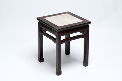 Three Chinese marble-topped hongmu stands, 19/20th C.