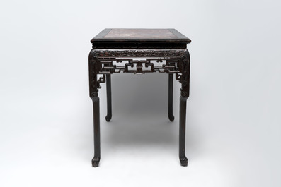 A Chinese marble-topped hongmu console table, 19/20th C.
