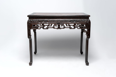 A Chinese marble-topped hongmu console table, 19/20th C.