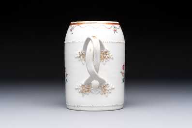A Chinese famille rose export milk jug, two salts and a barrel-shaped tankard, Qianlong