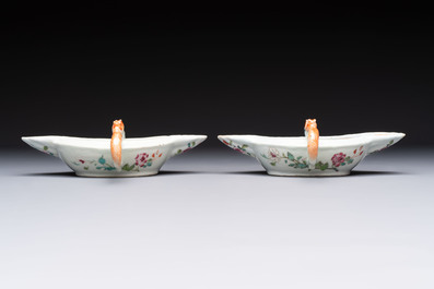 A pair of Chinese famille rose sauce boats, Qianlong