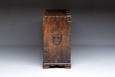 A Korean wooden cabinet or Morijang 머릿장, Joseon, 19th C.