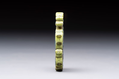 A Chinese famille rose 'Ji Xiang Ru Yi 吉祥如意' reticulated pendant, 19/20th C.