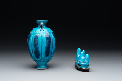 A Chinese turquoise-glazed brush rest and a Fahau vase, 18/19th C.