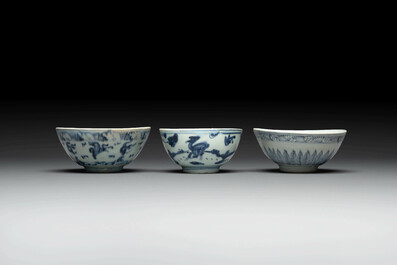 A collection of ten Chinese blue and white bowls, Ming