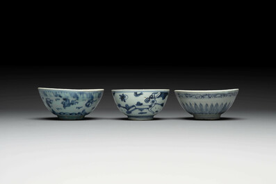 A collection of ten Chinese blue and white bowls, Ming