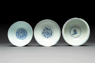 A collection of ten Chinese blue and white bowls, Ming