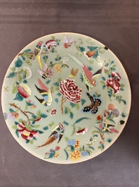 A varied collection of 15 Chinese famille rose and verte wares, 19/20th C.