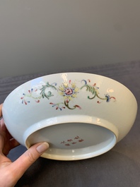 A Chinese famille rose yellow-ground 'Antiquities' plate, Guangxu mark, 19/20th C.