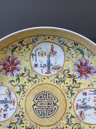 A Chinese famille rose yellow-ground 'Antiquities' plate, Guangxu mark, 19/20th C.