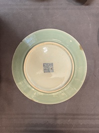 A varied collection of 15 Chinese famille rose and verte wares, 19/20th C.