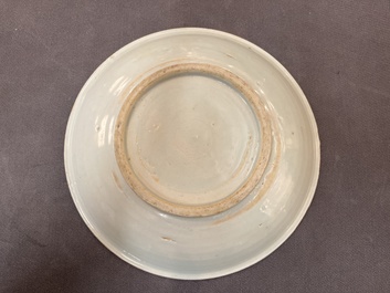 A varied collection of 15 Chinese famille rose and verte wares, 19/20th C.