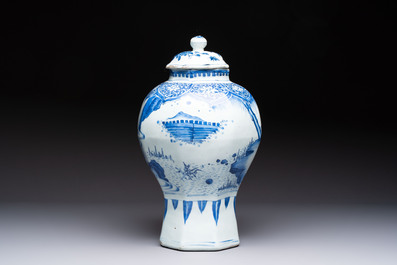 A Chinese blue and white 'Li Shimin 李世民 and Qin Qiong 秦瓊' vase and cover, Transitional period