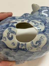 A rare Chinese blue and white 'cat' nightlight, 18th C.