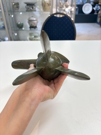 A Chinese archaic bronze wine vessel, 'jue 爵', late Shang