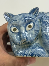 A rare Chinese blue and white 'cat' nightlight, 18th C.
