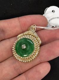 A diamond- and jadeite-inlaid gold pendant, 20th C.