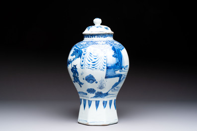 A Chinese blue and white 'Li Shimin 李世民 and Qin Qiong 秦瓊' vase and cover, Transitional period