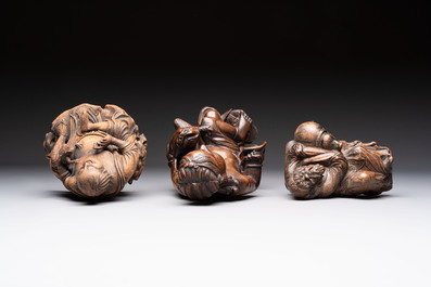 Six Chinese wooden and bamboo carvings, 19/20th C.